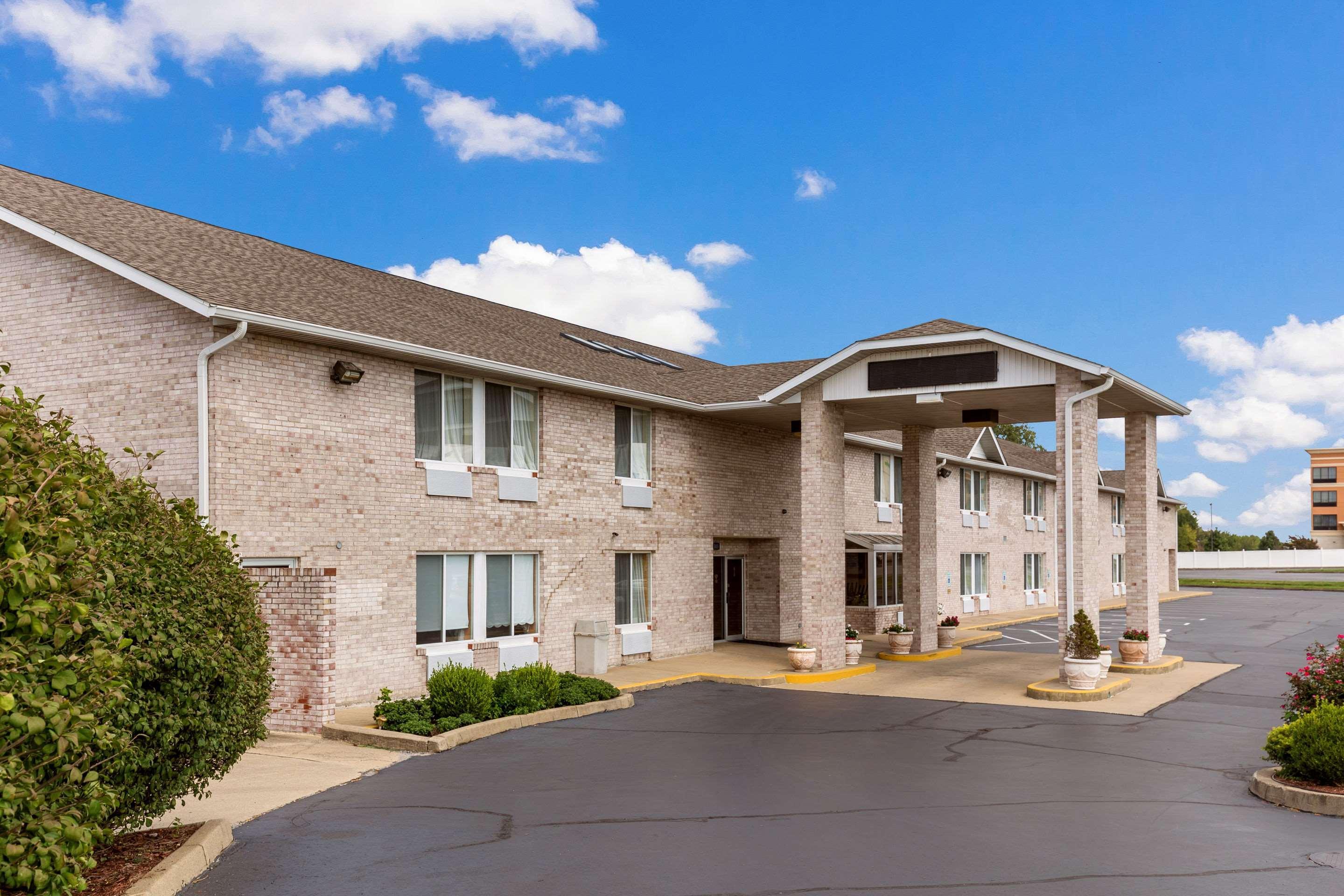 Econo Lodge Inn & Suites Fairview Heights Near I-64 St Louis Exterior foto